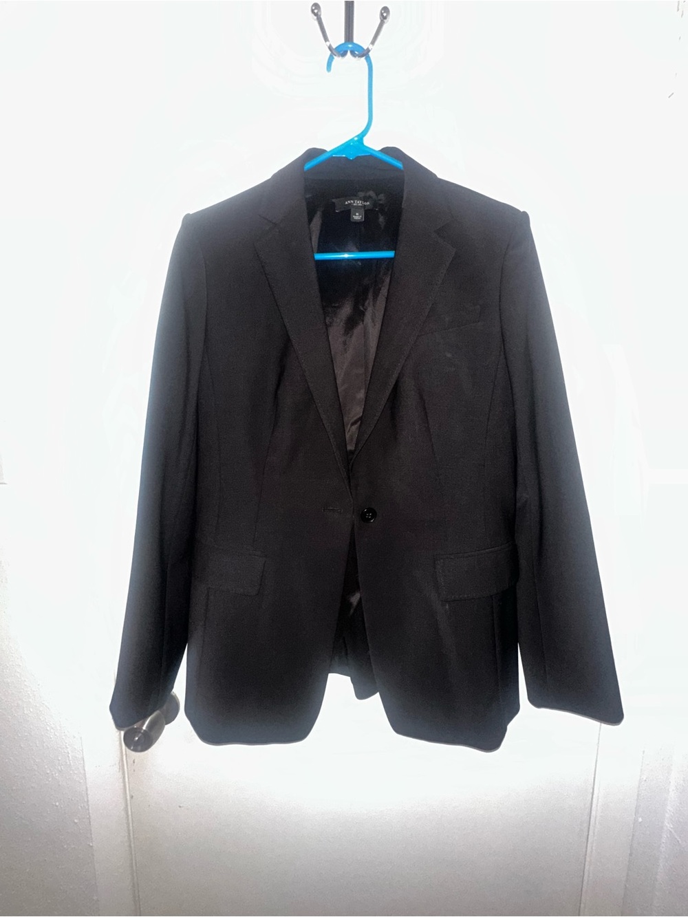 Ann Taylor Black Blazer Size 6 Like New
